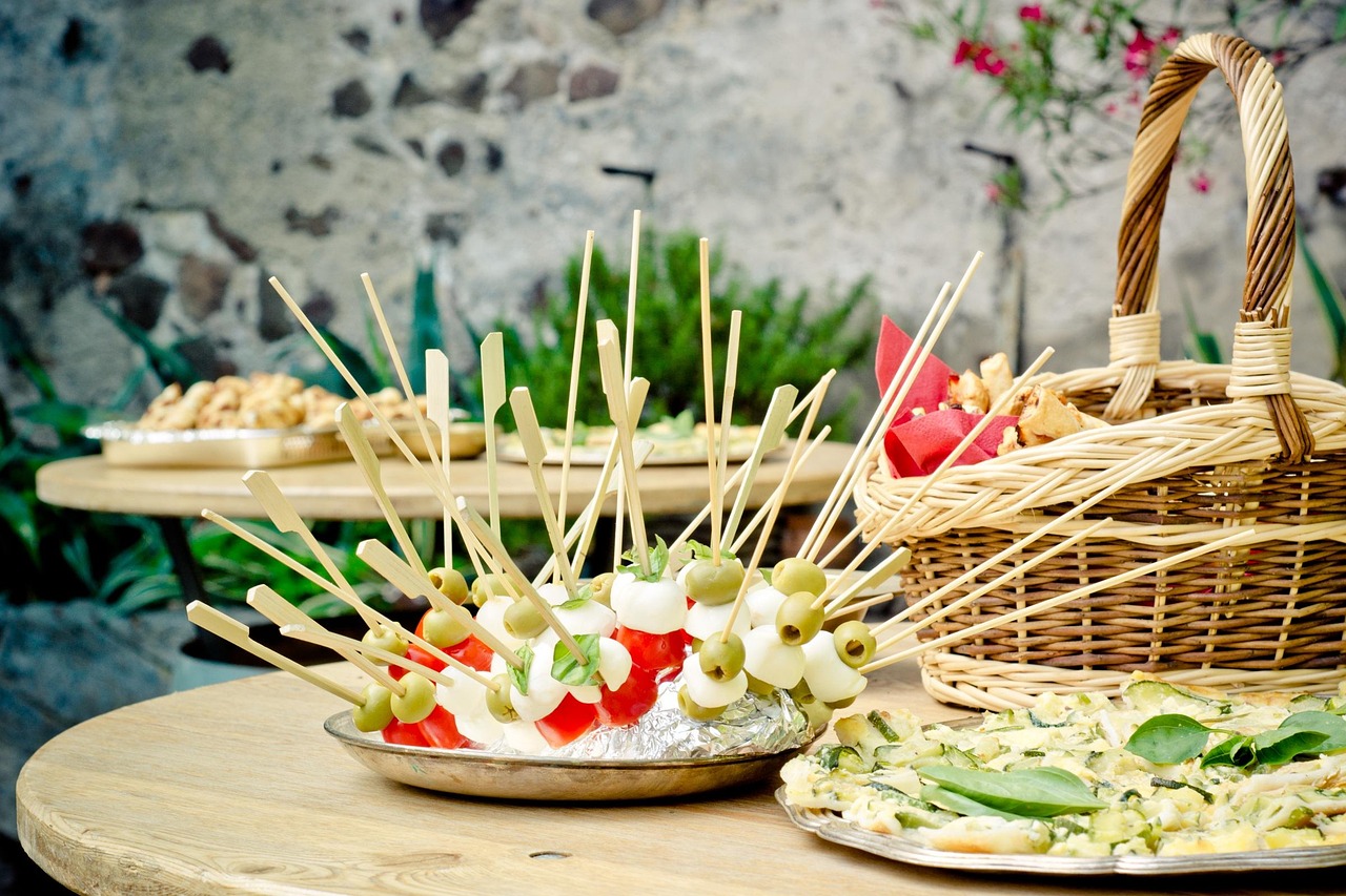 découvrez des hors-d'œuvre originaux qui impressionneront vos invités. ces recettes savoureuses et créatives apporteront une touche unique à vos apéritifs, alliant saveurs inédites et présentation raffinée.