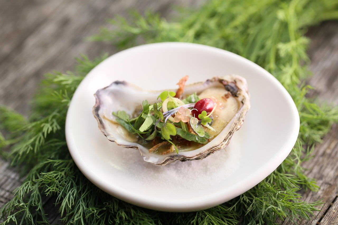 découvrez les délices de la cuisine thaïlandaise avec notre sélection de plats thaïs authentiques, alliant saveurs épicées et ingrédients frais, pour une expérience culinaire inoubliable.