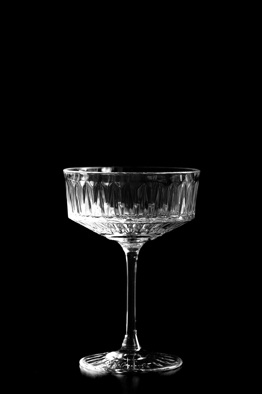 découvrez tout l'univers des cocktails : recettes classiques et originales, astuces pour réussir vos mélanges et conseils pour impressionner vos invités avec des boissons raffinées et savoureuses.