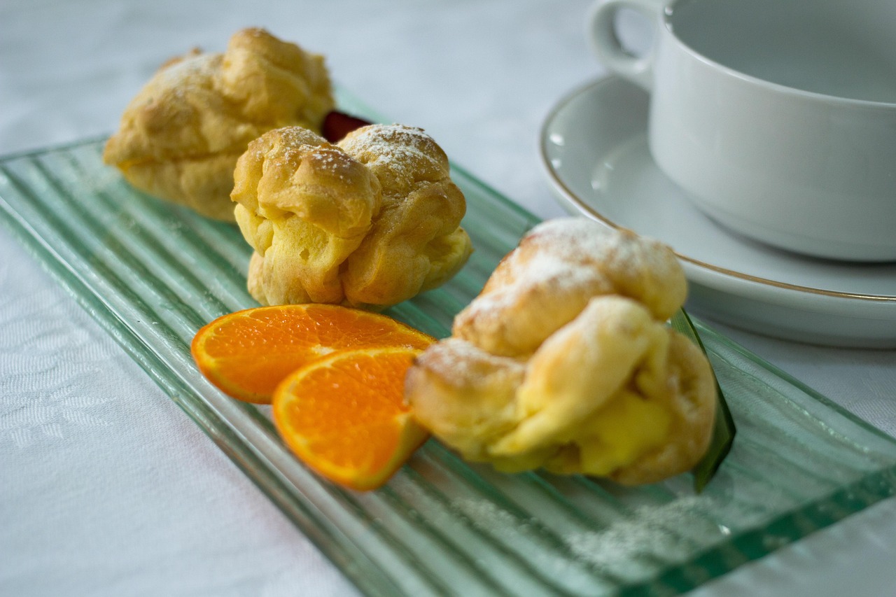 découvrez notre recette facile et rapide de pâte feuilletée maison pour des pâtisseries légères et croustillantes faites maison.